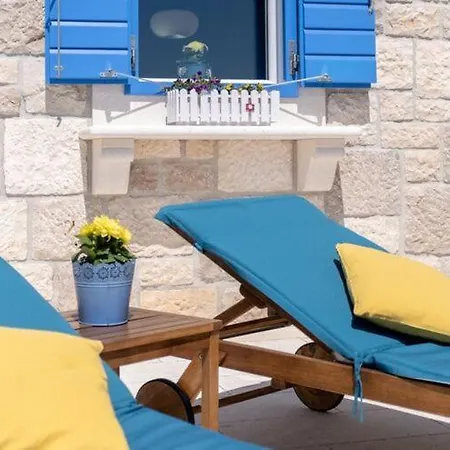 Blue Sky - Three Bedroom With Pool *