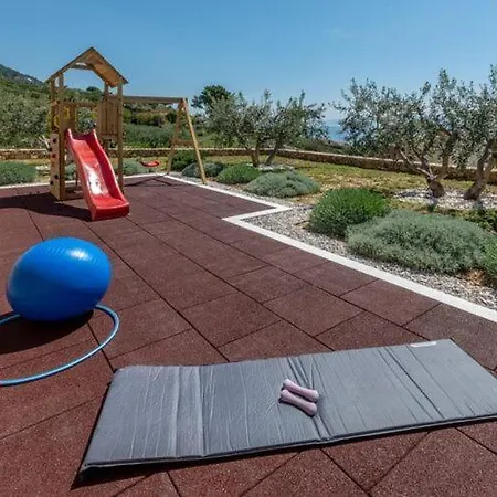 Blue Sky - Three Bedroom With Pool * Bol