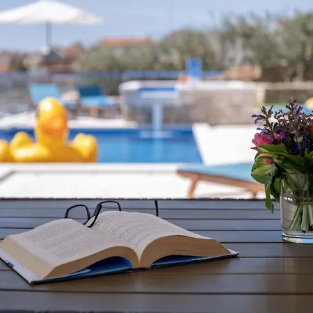 Blue Sky - Three Bedroom With Pool Villa Bol