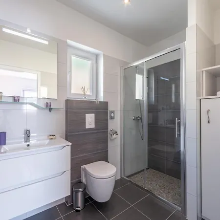 Blue Sky - Three Bedroom With Pool Bol