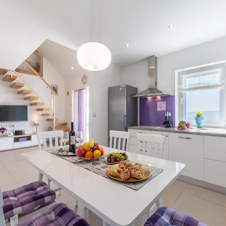 Villa Blue Sky - Three Bedroom With Pool *