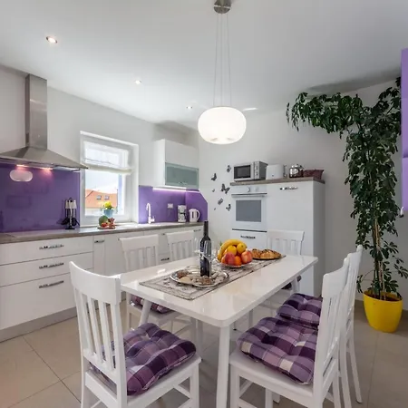 Villa Blue Sky - Three Bedroom With Pool Bol