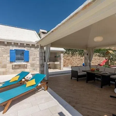 Blue Sky - Three Bedroom With Pool Villa Bol