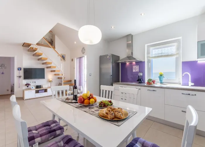 Villa Blue Sky - Three Bedroom With Pool *