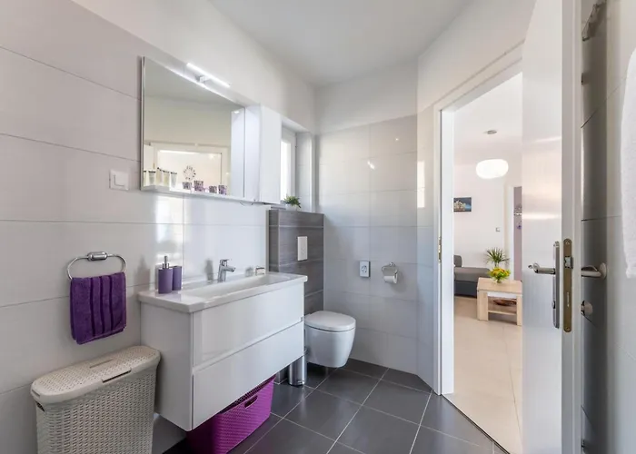 Blue Sky - Three Bedroom With Pool *