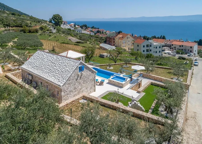 Blue Sky - Three Bedroom With Pool Villa Bol